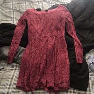 Medium size burgundy/dark pink lace dress